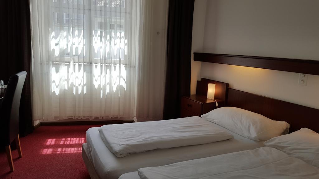 Spalenbrunnen Hotel & Restaurant Basel City Center Extérieur photo